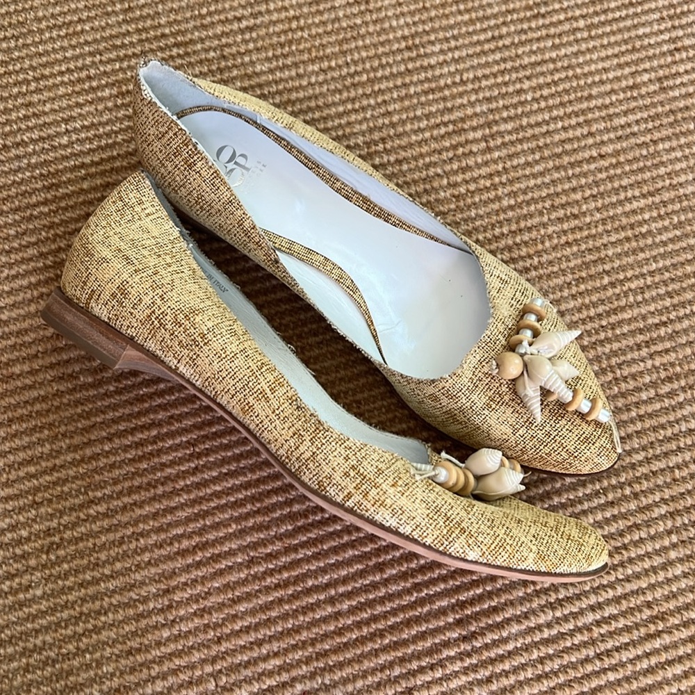 Barney’s NY Pointy Toe Linen Flats w/ Shells & Pearls - Picture 8 of 8